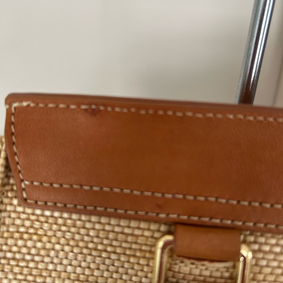 J. McLaughlin McKenna Handbag with shoulder Strap - Picture 8 of 8